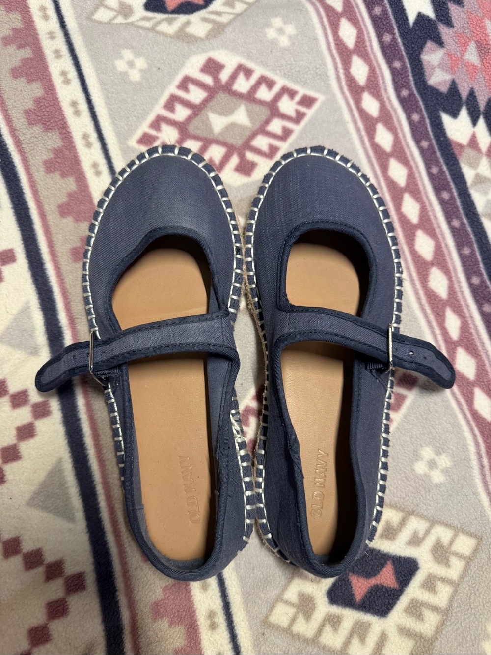 Espadrille sandals with buckle